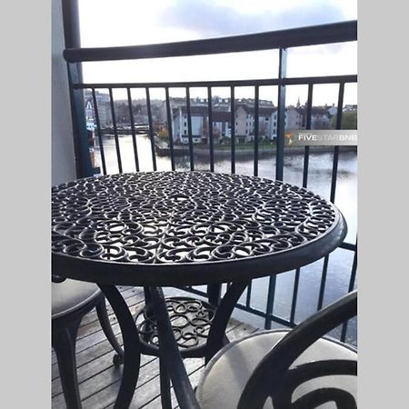 Appartement Waterfront Living In Leith With Free Parking! à Édimbourg Extérieur photo